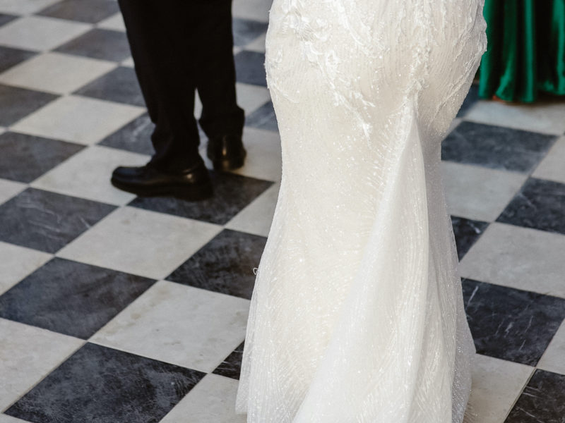 Romantische Ivoorkleurige trouwjurk van Libelle 2021