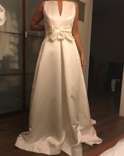 Mooie, stijlvolle, elegante bruidsjurk van Jesus Piero