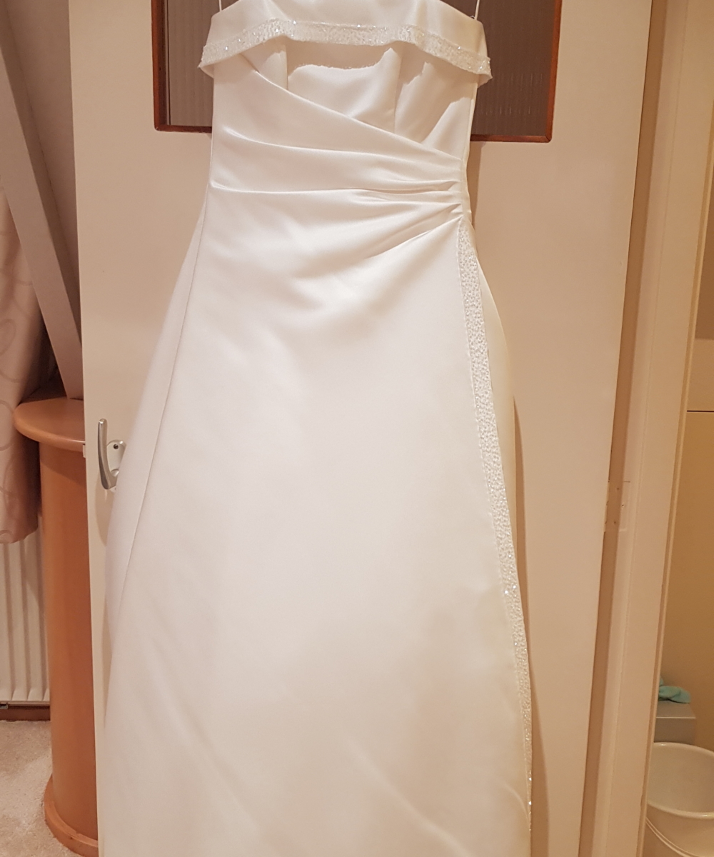 Strapless trouwjurk te koop