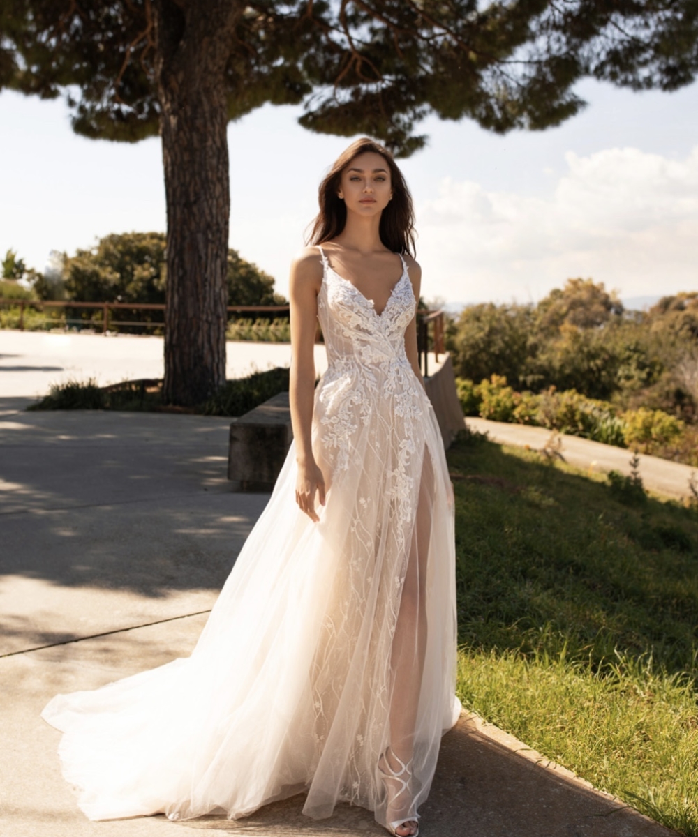 Nieuwe blush Pronovias jurk met rug - Trouwjurkenplaza