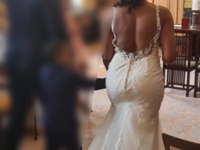 Witte trouwjurk maat 38 met korte sleep en open rug