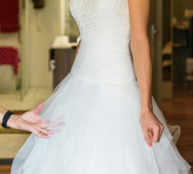 Strapless tule jurk met evt kanten bolero