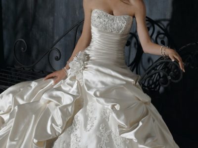 Maggie Sottero Ambrosia - satijn/ivoor/34. Nieuw!