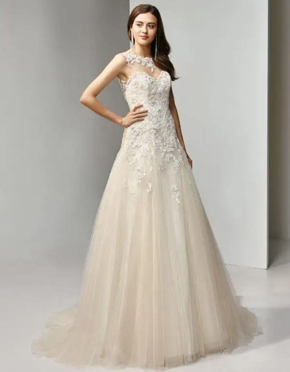 Enzoani Beautiful Bride trouwjurk ivoor met open rug en mooie lange sleep