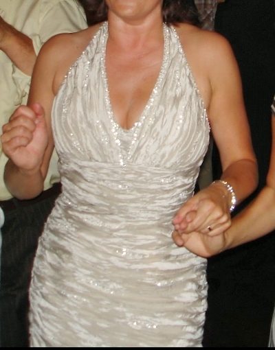 Trouw-of galajurk platina beige, Pronovias,met of zonder mouwtjes.