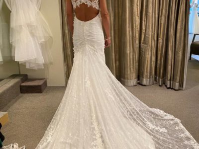 Sincerity trouwjurk met open rug, kant en fishtail silhouet