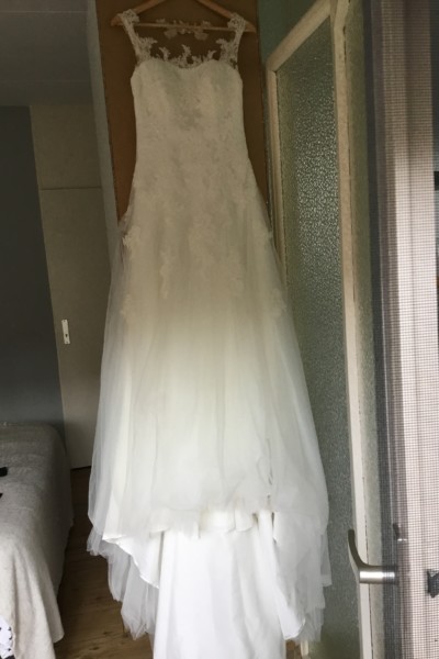 Nooit gedragen bruidsjurk Lily te koop