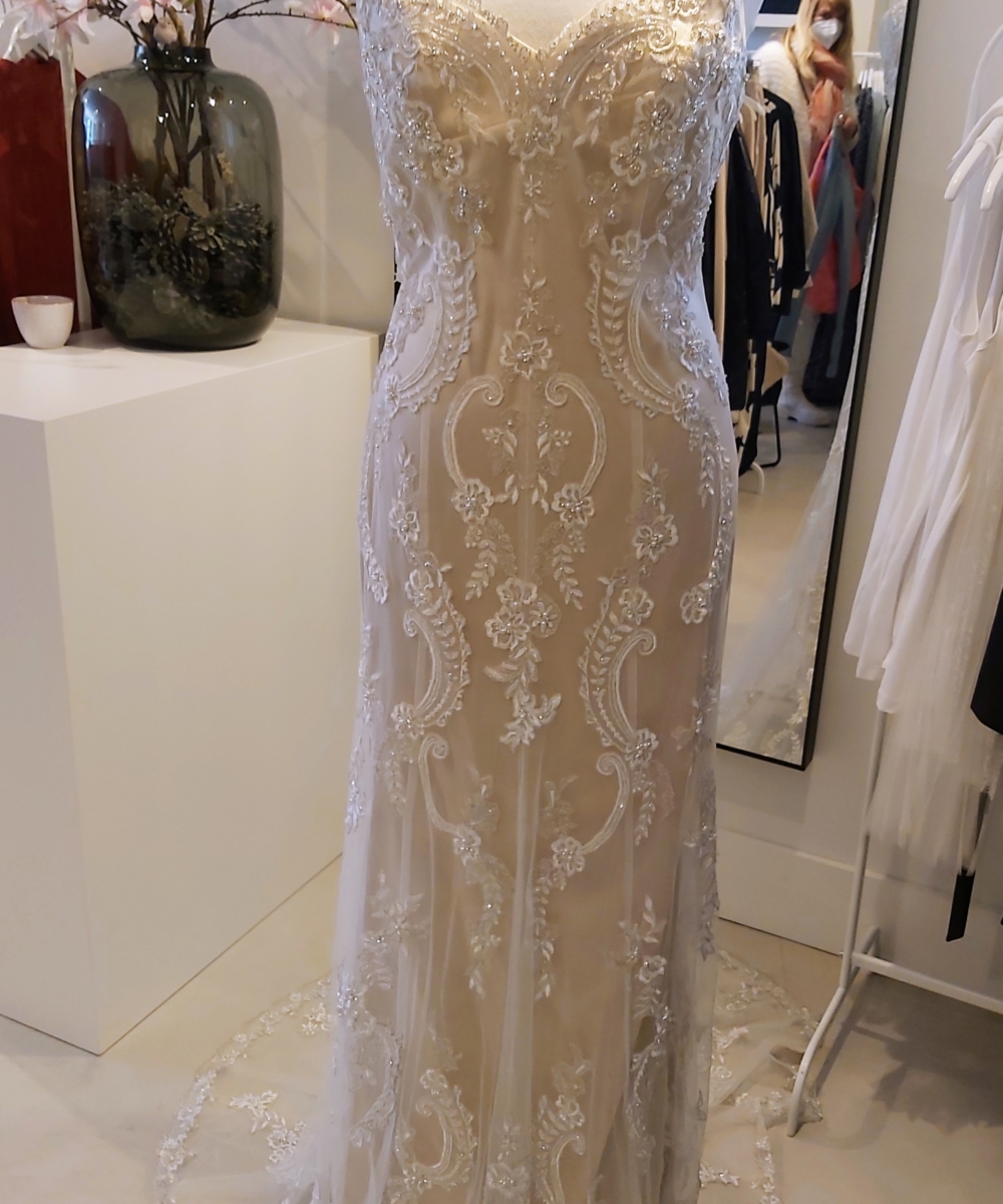Pronovias japon 38-40 evt met jasje voor de winterbruid