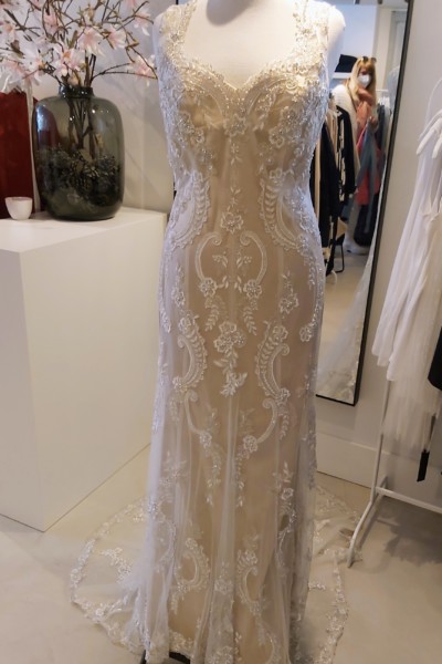 Pronovias japon 38-40 evt met jasje voor de winterbruid