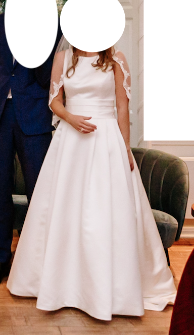 Prachtige klassieke trouwjurk White One Lia met kanten rug in nieuwstaat!