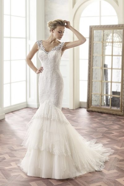 Modeca Twister wedding dress and vail