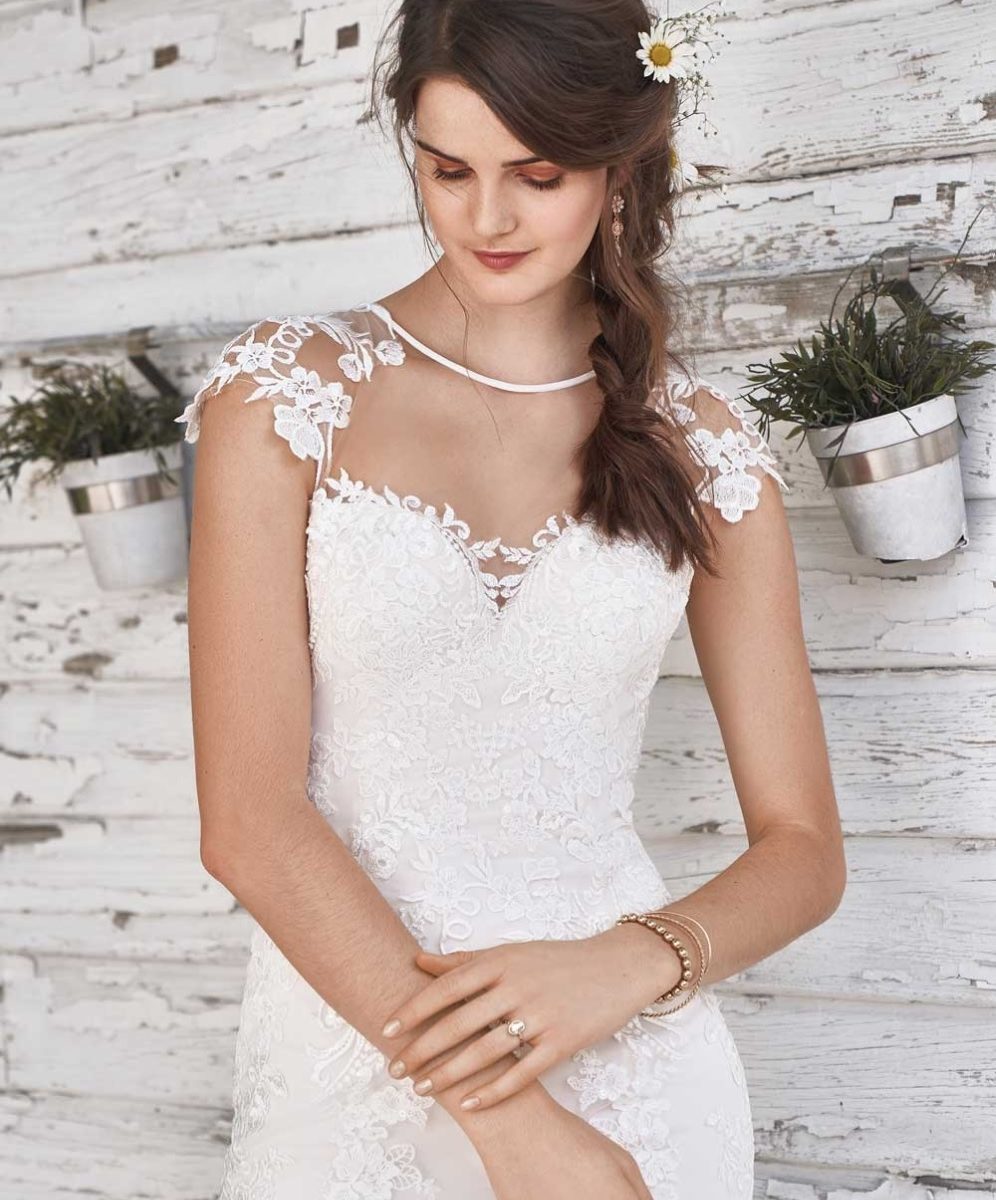 Lillian West Unworn BOHO Weddingdress