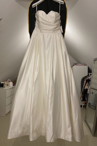 Ivoor strapless trouwjurk