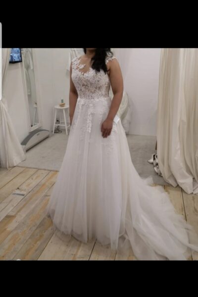 Trouwjurk Pronovias Felicidad Ivoor maat 40 NIEUW