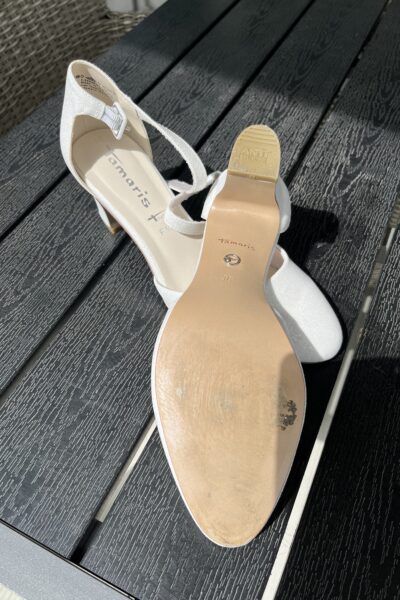 Mooie bruidsschoenen met glitters