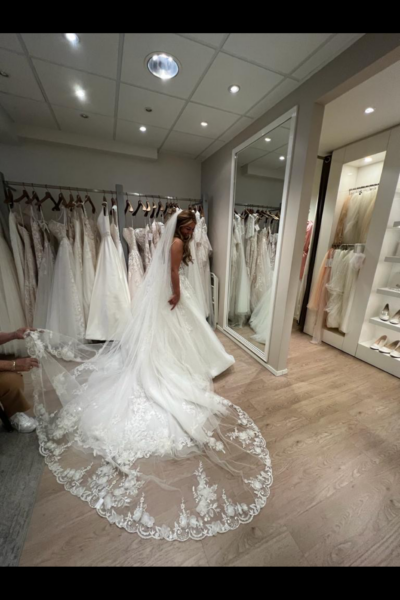 Een romantische A-line jurk incl. Sluier