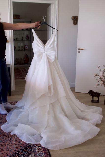 SAY YES TO THE DRESS !