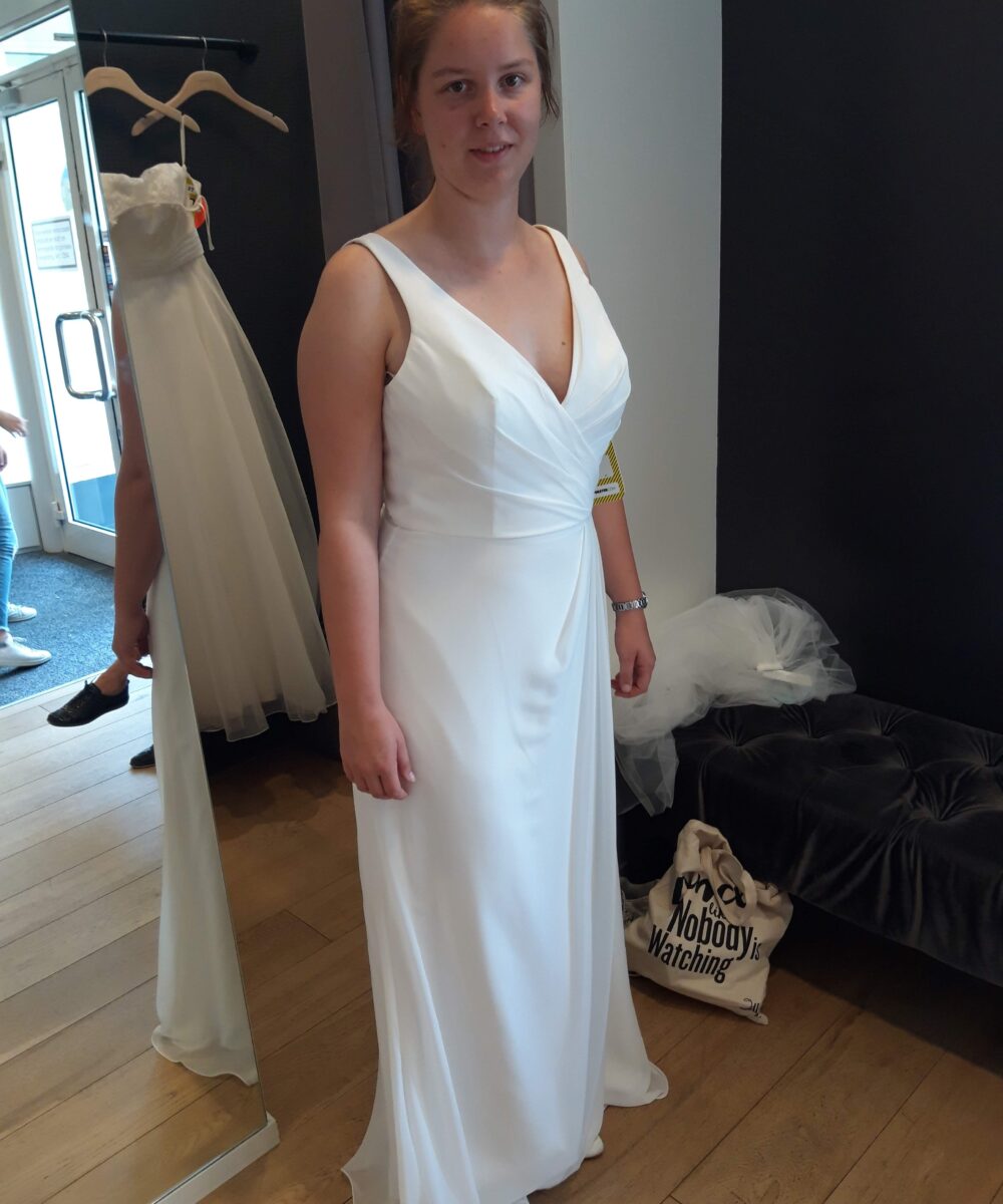 Elegante simpele trouwjurk