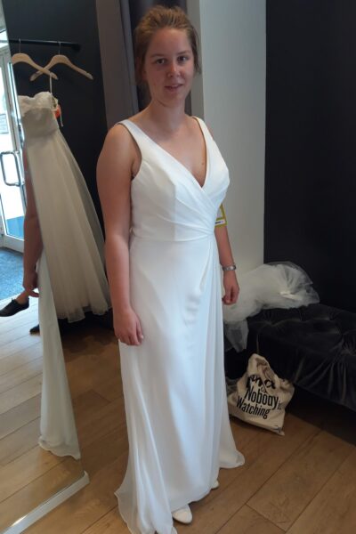 Elegante simpele trouwjurk