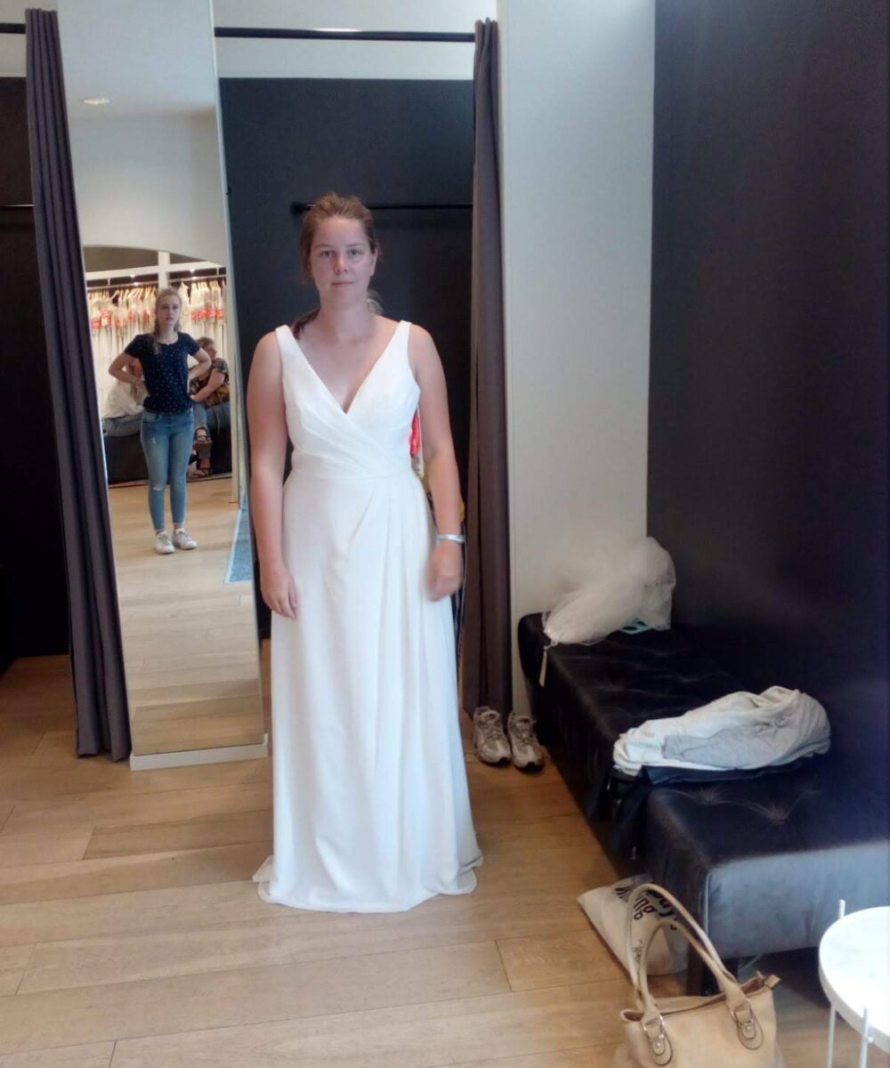 Elegante simpele trouwjurk