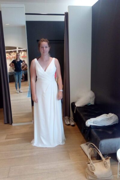 Elegante simpele trouwjurk