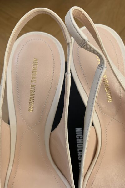 Nieuwe 90 mm Mia Sling Pump Nappa Ecru Nicholas Kirkwood