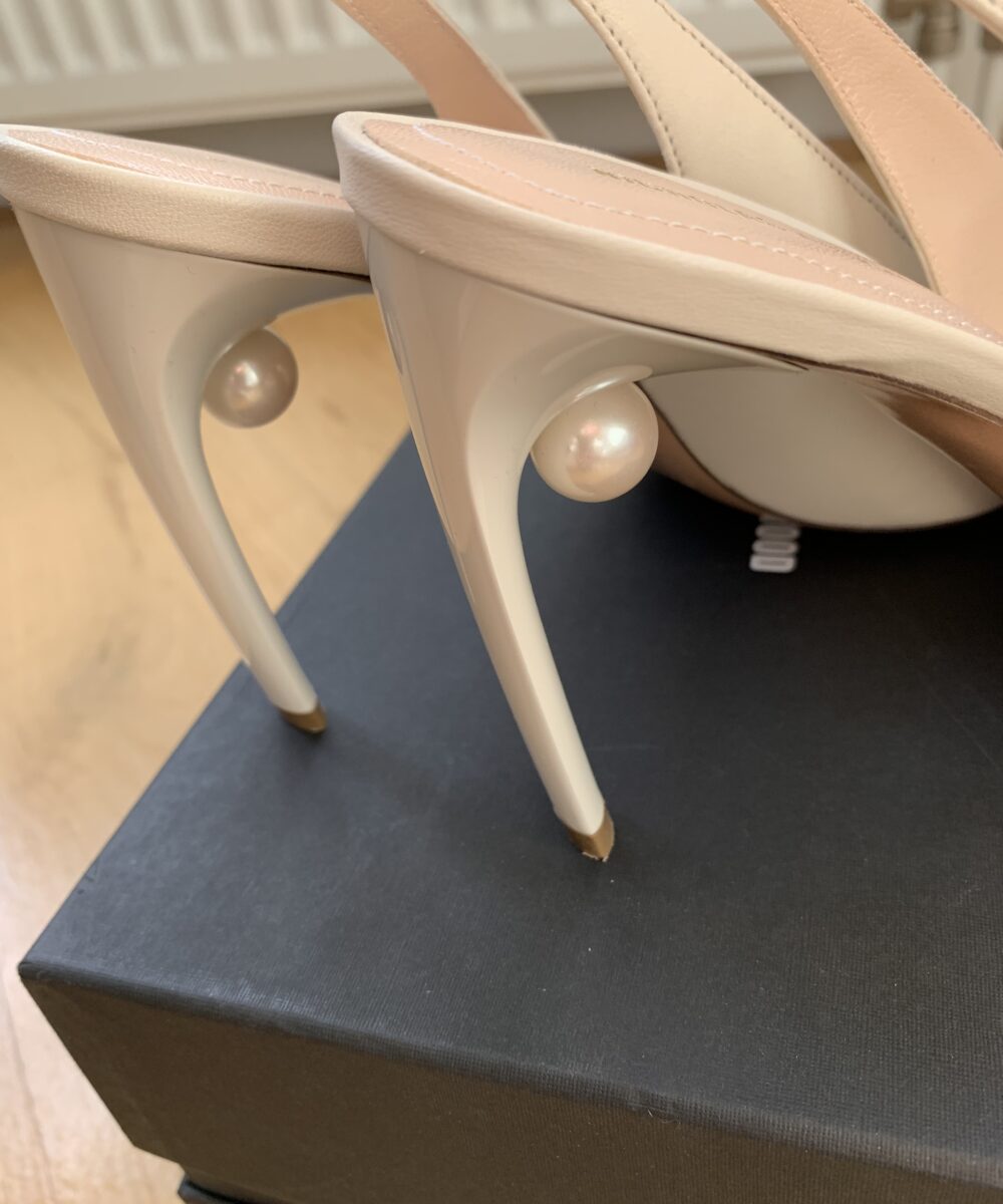 Nieuwe 90 mm Mia Sling Pump Nappa Ecru Nicholas Kirkwood