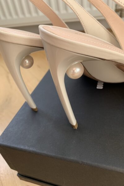 Nieuwe 90 mm Mia Sling Pump Nappa Ecru Nicholas Kirkwood