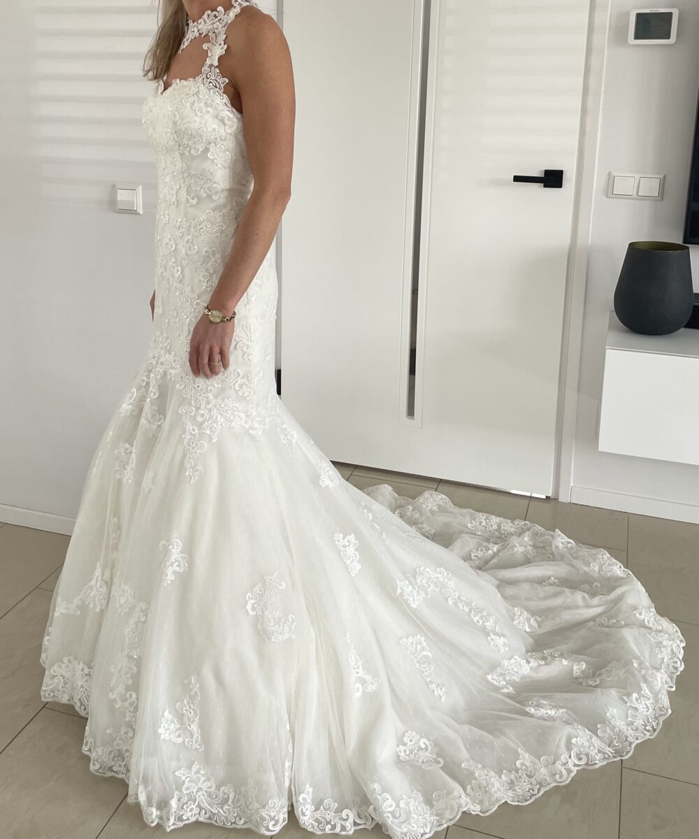 Pronovias trouwjurk met hoepel en sluier!