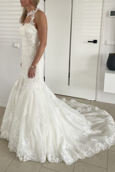 Pronovias trouwjurk met hoepel en sluier!