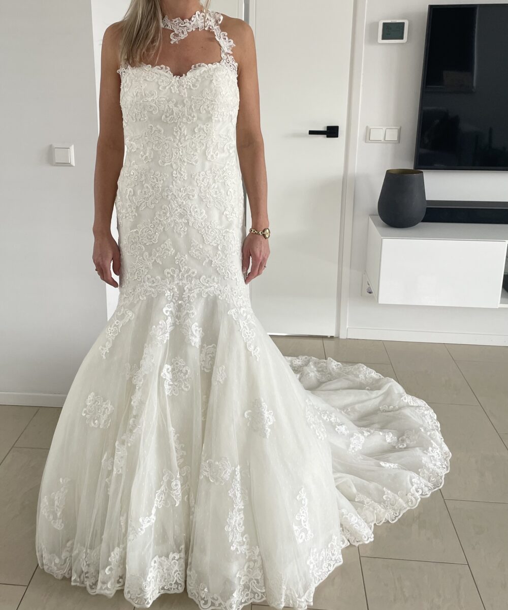 Pronovias trouwjurk met hoepel en sluier!