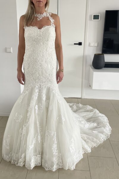 Pronovias trouwjurk met hoepel en sluier!