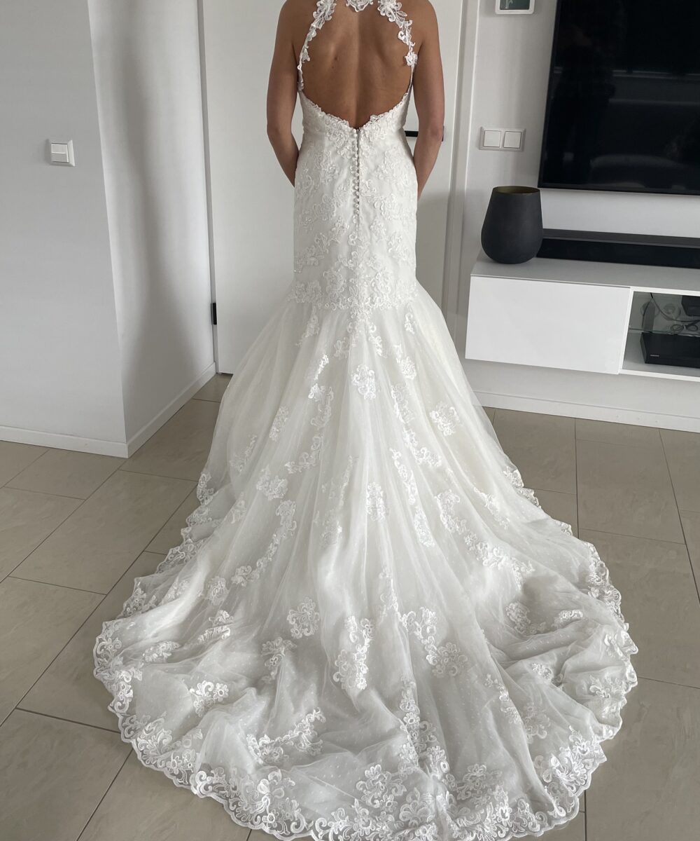 Pronovias trouwjurk met hoepel en sluier!