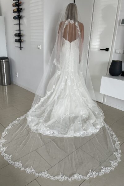 Pronovias trouwjurk met hoepel en sluier!