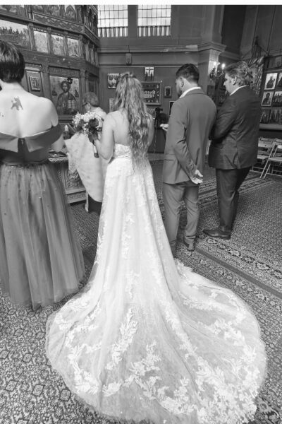 Mooie en elegante trouwjurk