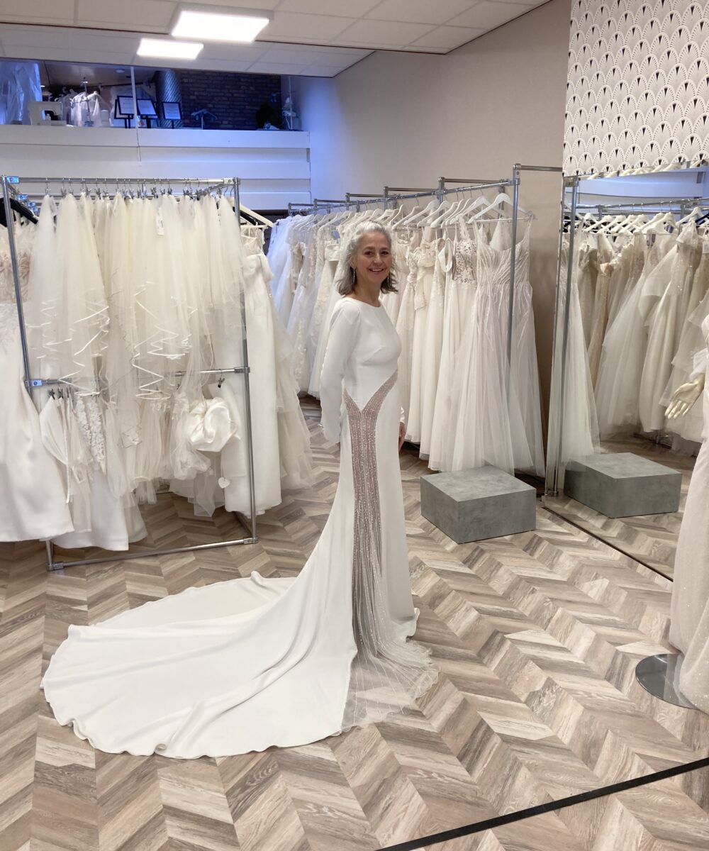 Pronovias Morgan Sign