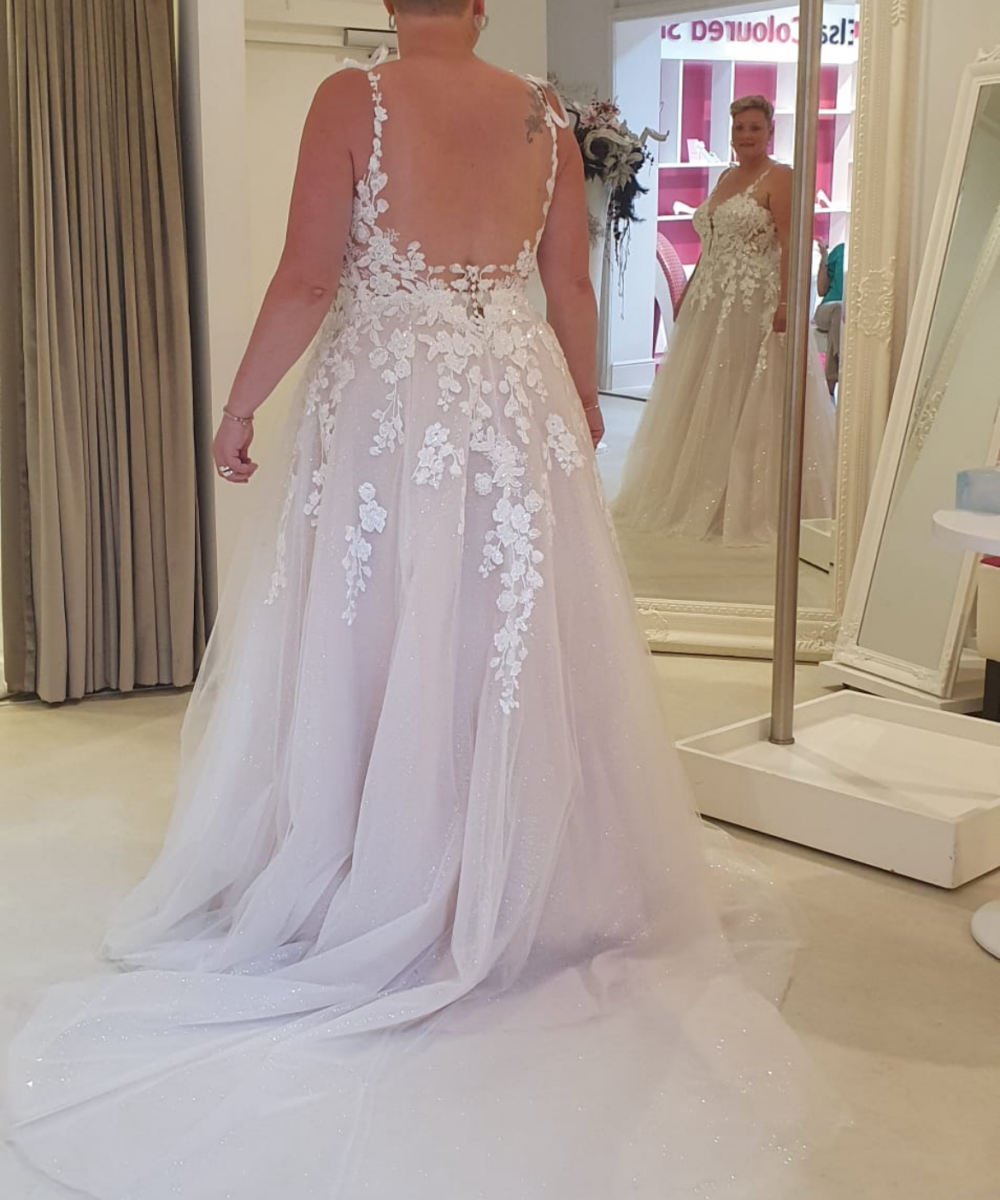 Nieuwe ongedragen Modeca trouwjurk van Koonings! Say yes to the dress