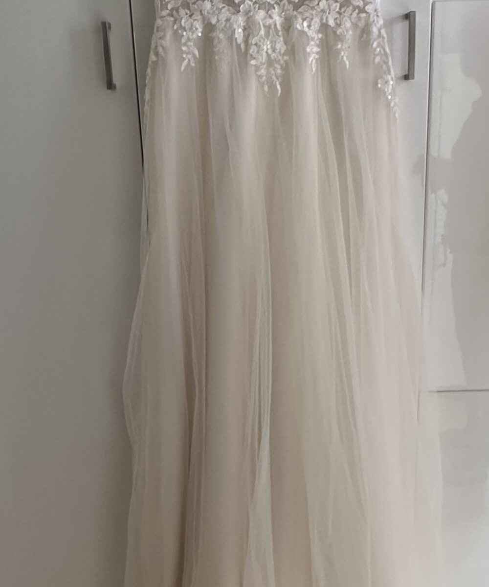 Nieuwe trouwjurk met sleepje - Maat 38