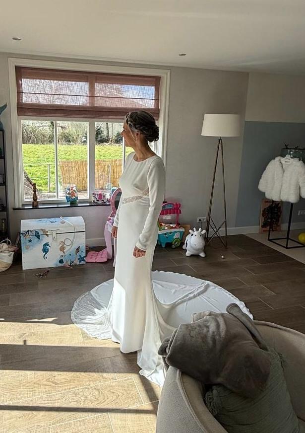 Pronovias Morgan Sign