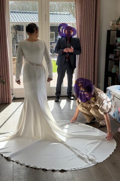 Pronovias Morgan Sign