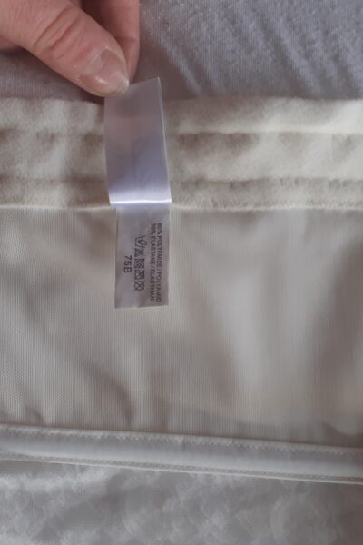 Witte Trouw jurk met Antreciete details van Miss Paris