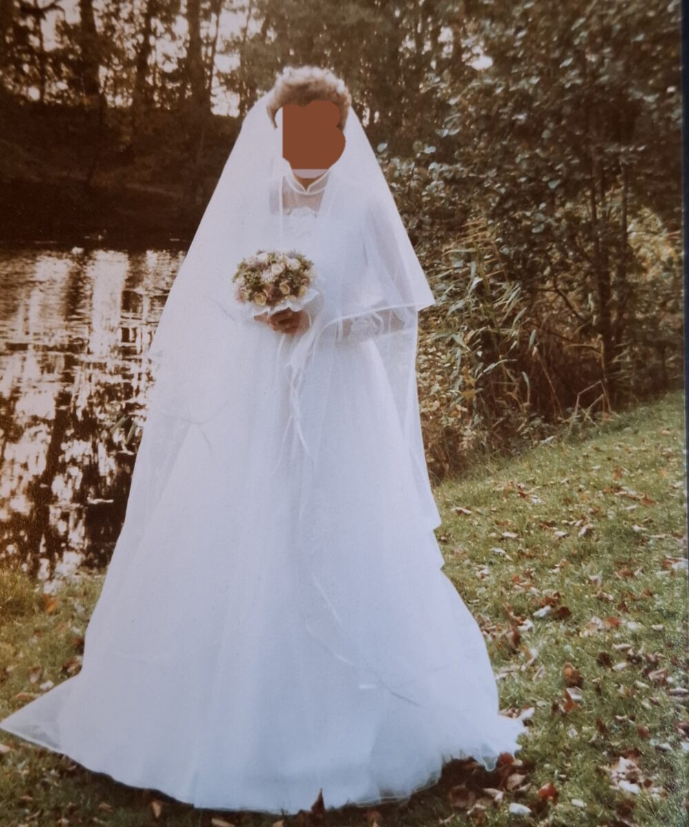 Trouwjurk uit 1984, maat 36/38