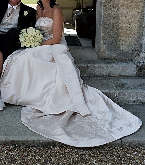 Pronuptia strapless trouwjurk met lange sleep