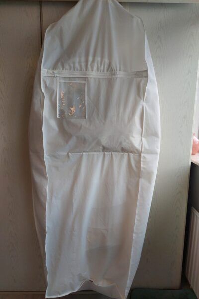 Trouwjurk Bianco Evento limited (mt 40), inclusief petticoat (Poerier S) en lange sluier.