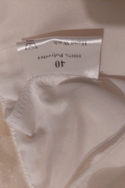 Trouwjurk Bianco Evento limited (mt 40), inclusief petticoat (Poerier S) en lange sluier.