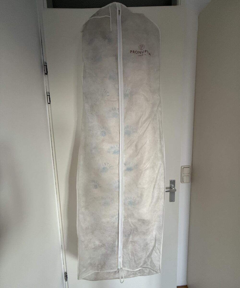 Pronuptia strapless trouwjurk met lange sleep