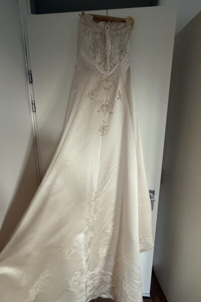 Pronuptia strapless trouwjurk met lange sleep