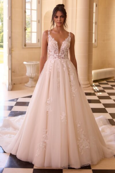 Trouwjurk Bianco Evento limited (mt 40), inclusief petticoat (Poerier S) en lange sluier.
