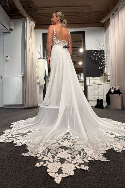 Bruidsjapon Modeca bridal maat 38 met sluier