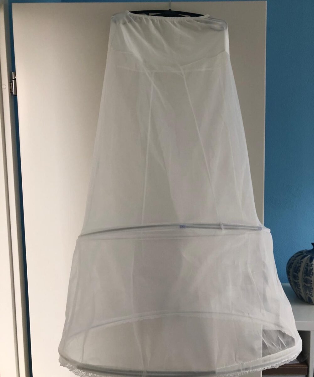 Bianco Evento jurk niet gedragen!